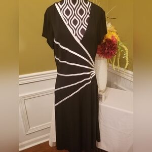 Connected Apparel Black White V-Neck Sleeveless Dress White Ribbon Stripes